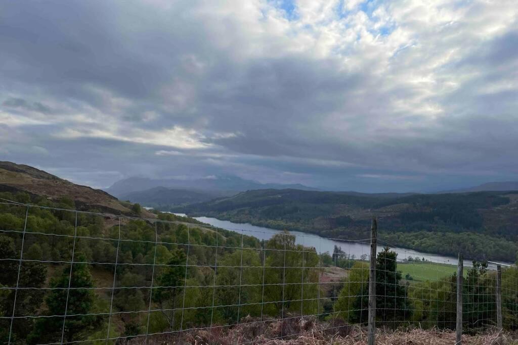 פורט אוגוסטוס Coorie Doon Cabin! Great Scottish Welcome מראה חיצוני תמונה