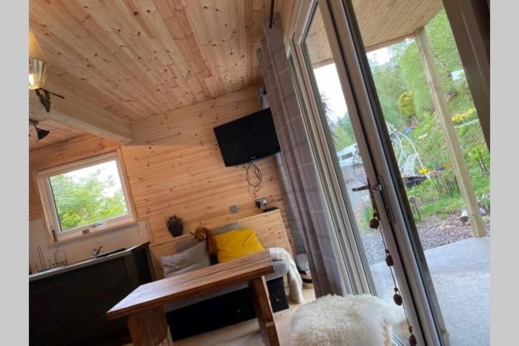 פורט אוגוסטוס Coorie Doon Cabin! Great Scottish Welcome מראה חיצוני תמונה